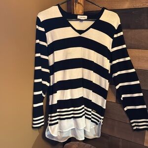 Calvin Klein v-neck work top